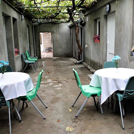 Albert House Hotel And Tours Yerevan Ngoại thất bức ảnh