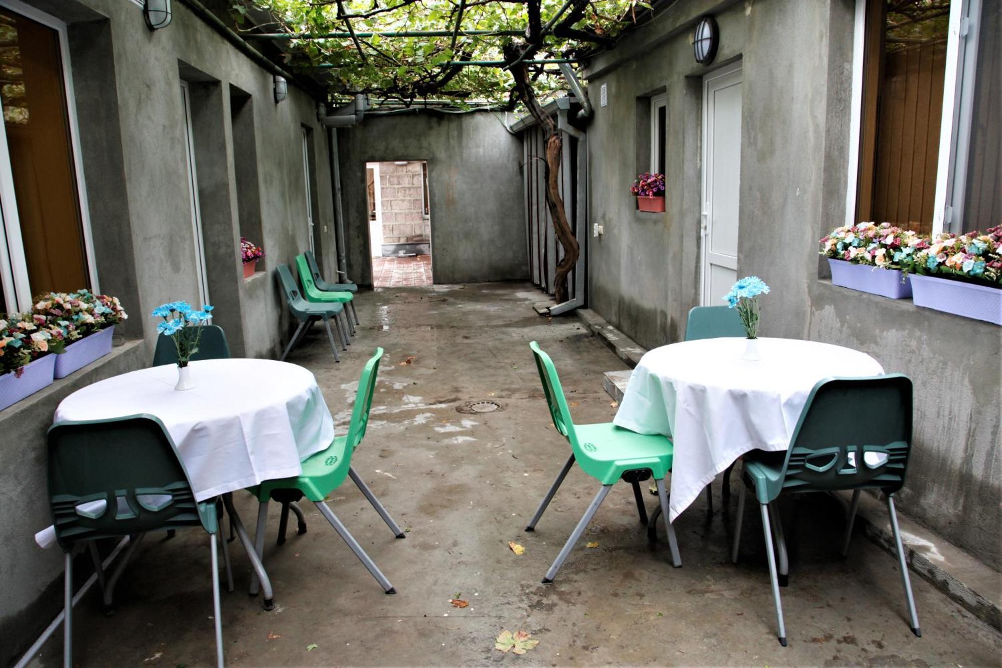 Albert House Hotel And Tours Yerevan Ngoại thất bức ảnh