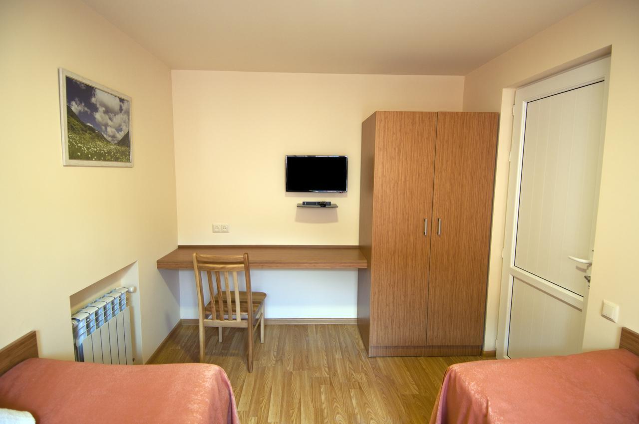 Albert House Hotel And Tours Yerevan Ngoại thất bức ảnh