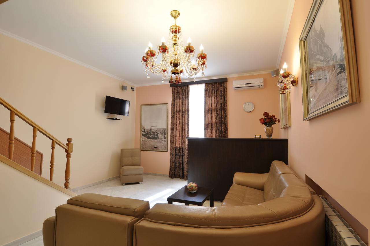Albert House Hotel And Tours Yerevan Ngoại thất bức ảnh