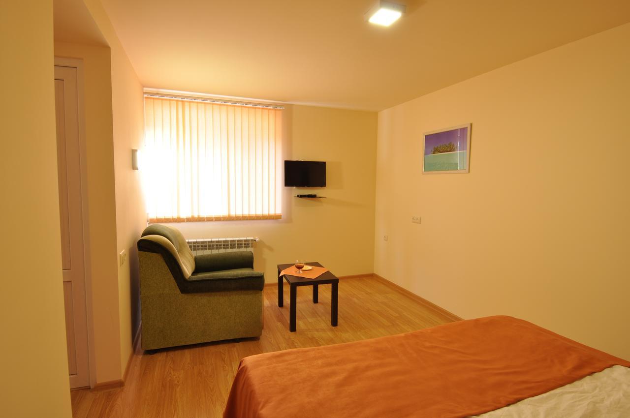 Albert House Hotel And Tours Yerevan Ngoại thất bức ảnh