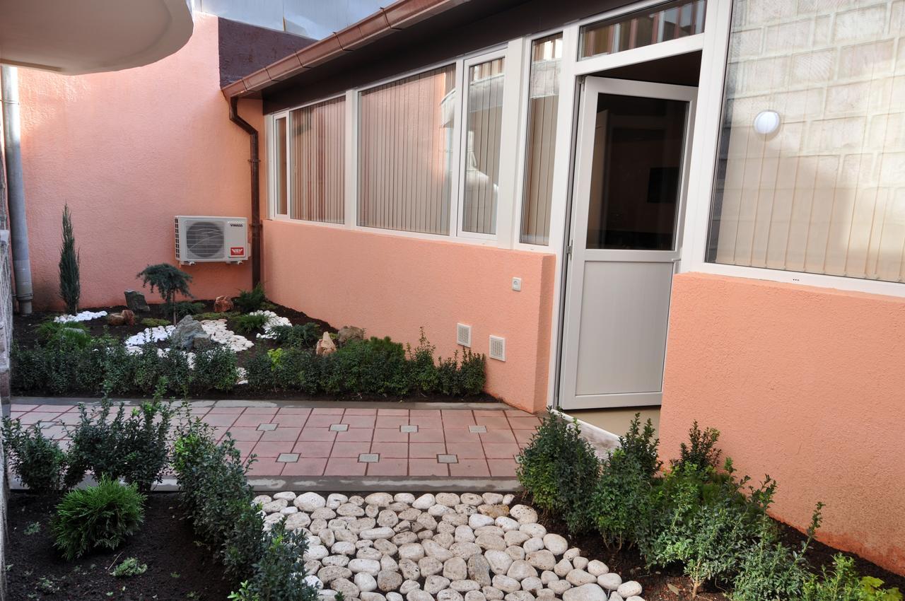 Albert House Hotel And Tours Yerevan Ngoại thất bức ảnh