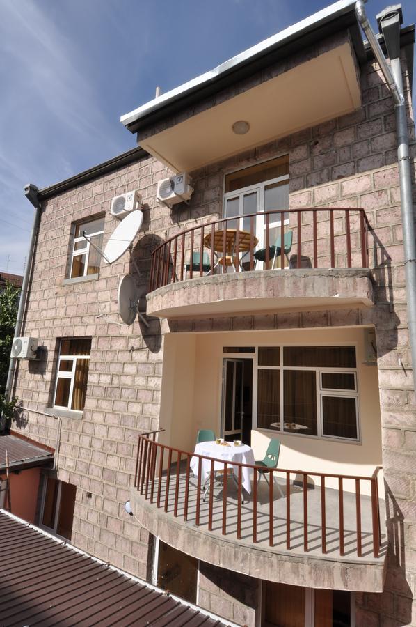 Albert House Hotel And Tours Yerevan Ngoại thất bức ảnh