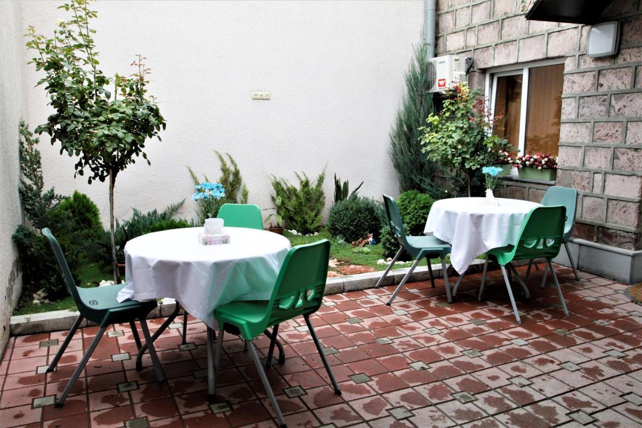 Albert House Hotel And Tours Yerevan Ngoại thất bức ảnh