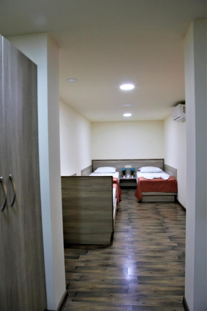 Albert House Hotel And Tours Yerevan Ngoại thất bức ảnh